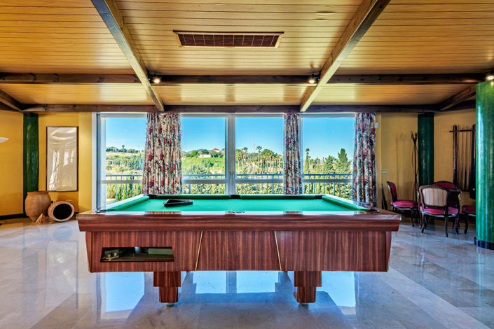 Image No.20-10 Bed Property for sale