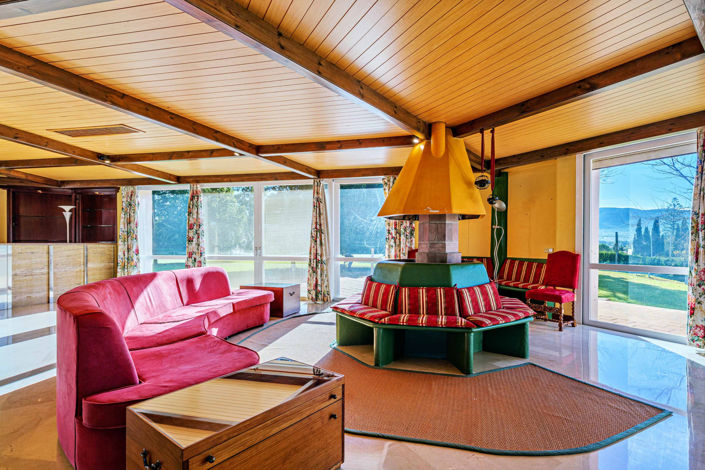 Image No.21-10 Bed Property for sale