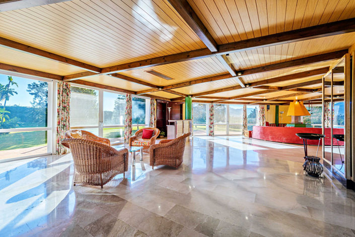 Image No.22-10 Bed Property for sale