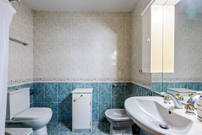 Image No.34-10 Bed Property for sale