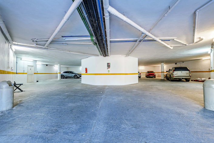 Image No.40-10 Bed Property for sale