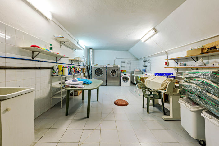 Image No.41-10 Bed Property for sale