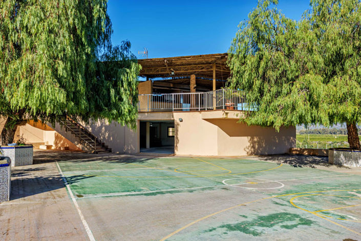 Image No.44-10 Bed Property for sale