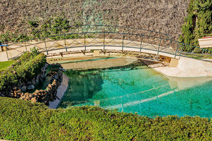 Image No.5-10 Bed Property for sale