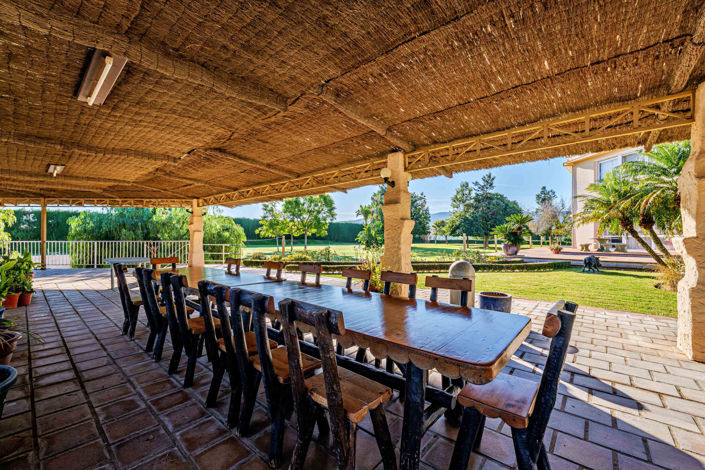 Image No.8-10 Bed Property for sale