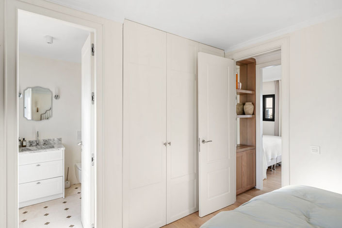 Image No.16-2 Bed Townhouse for sale