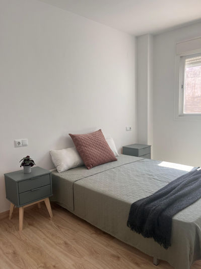 Image No.21-2 Bed Property for sale