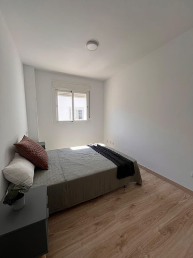 Image No.22-2 Bed Property for sale