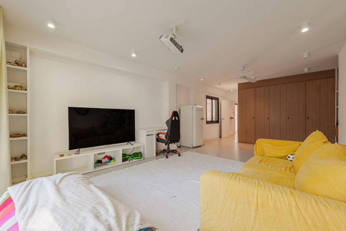 Image No.24-4 Bed House for sale