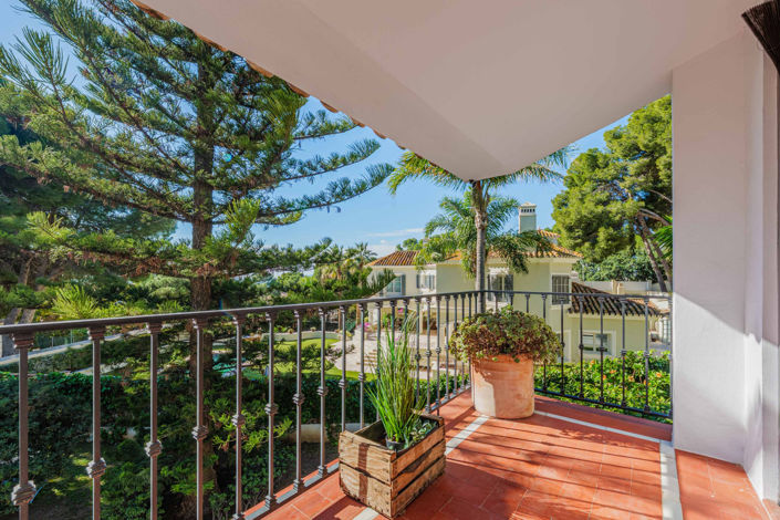 Image No.46-4 Bed House for sale
