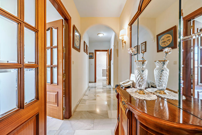 Image No.17-3 Bed House for sale