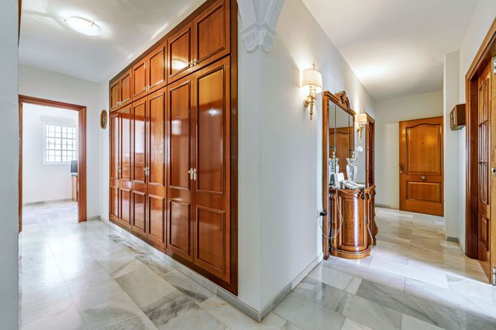 Image No.18-3 Bed House for sale