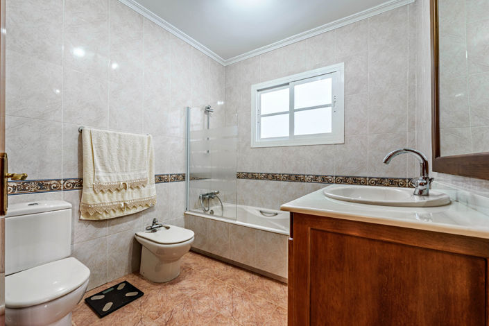 Image No.23-3 Bed House for sale