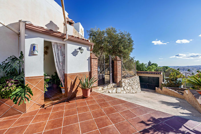 Image No.3-3 Bed House for sale