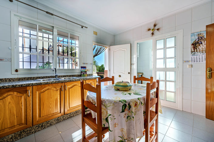 Image No.6-3 Bed House for sale