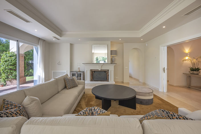 Image No.2-5 Bed Villa for sale