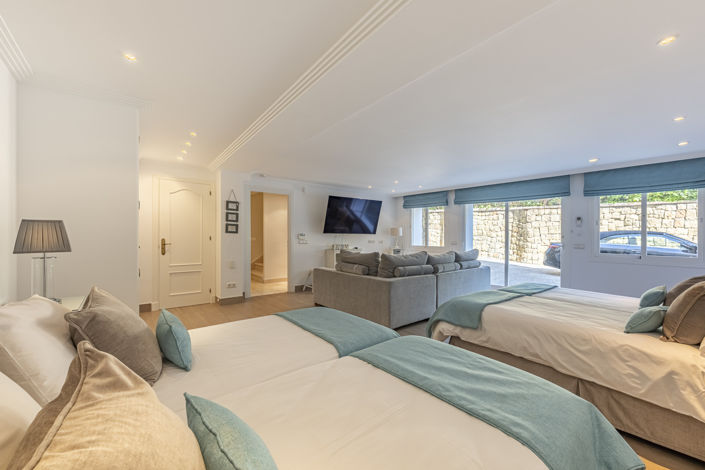 Image No.33-5 Bed Villa for sale