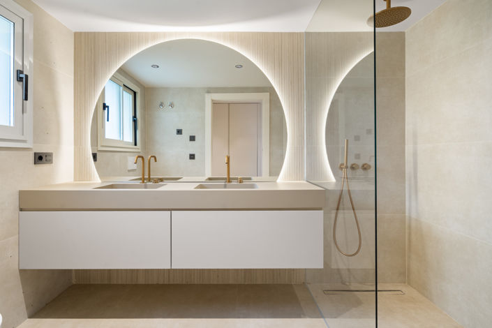 Image No.10-3 Bed Property for sale