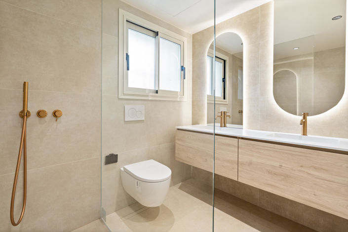 Image No.13-3 Bed Property for sale