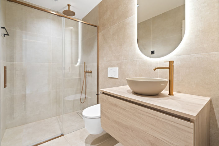 Image No.18-3 Bed Property for sale