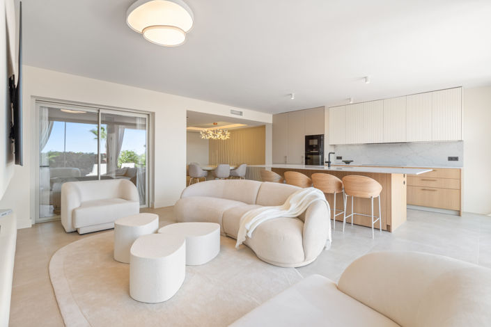 Image No.21-3 Bed Property for sale