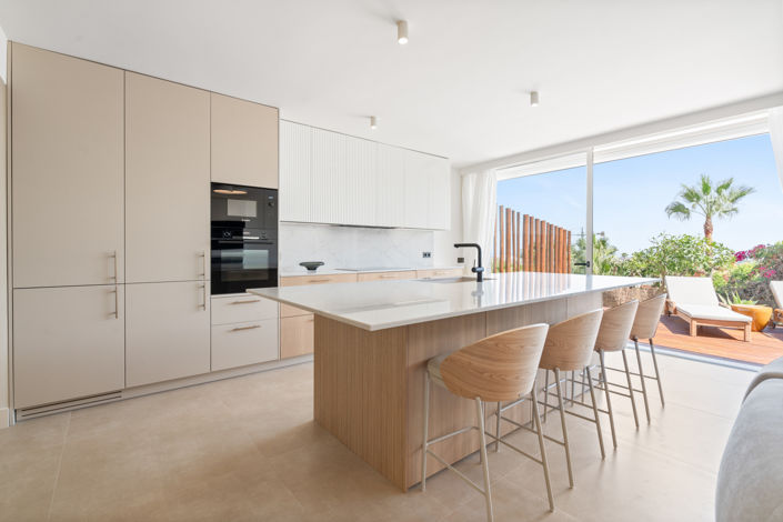 Image No.4-3 Bed Property for sale