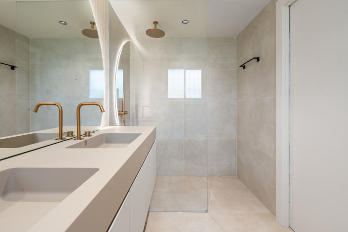 Image No.9-3 Bed Property for sale