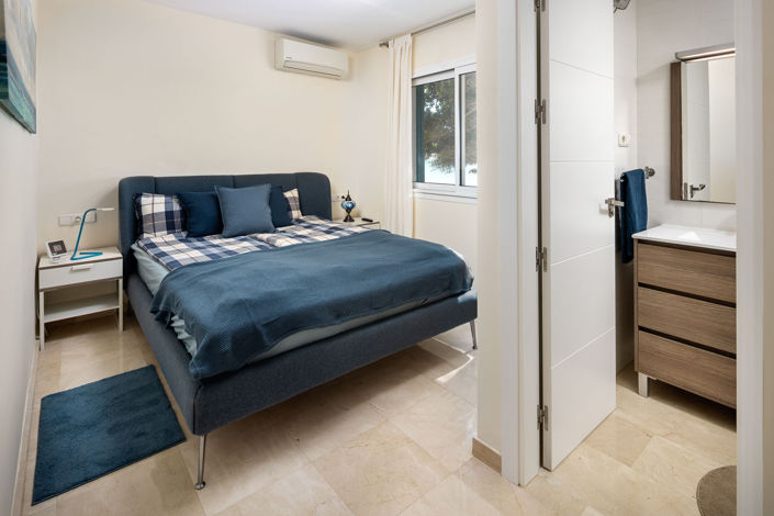 Image No.14-4 Bed Townhouse for sale