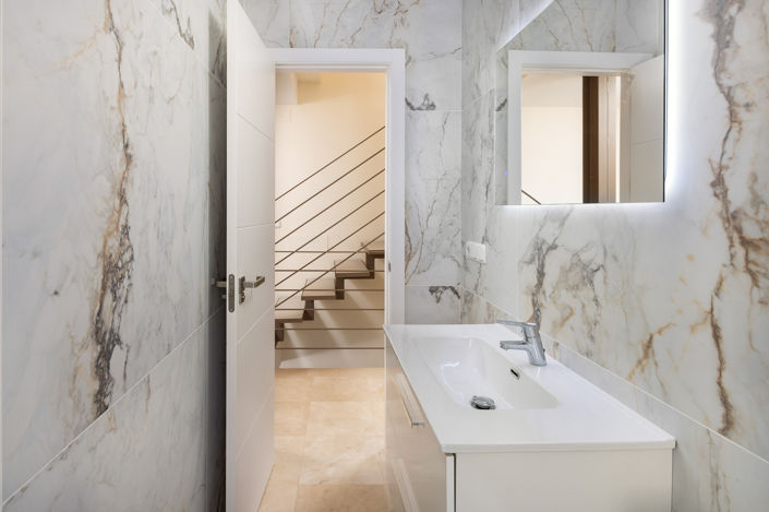 Image No.30-4 Bed Townhouse for sale