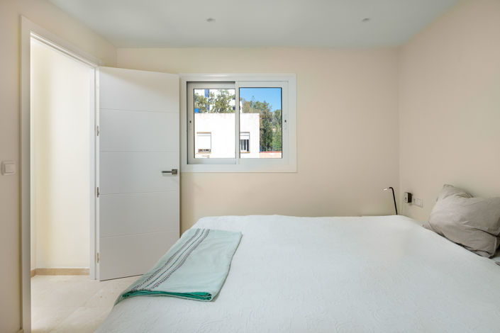 Image No.32-4 Bed Townhouse for sale