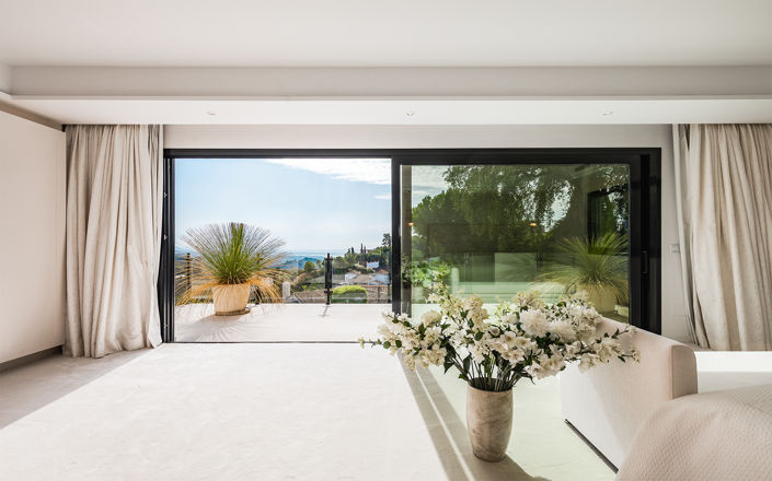 Image No.15-8 Bed Villa for sale