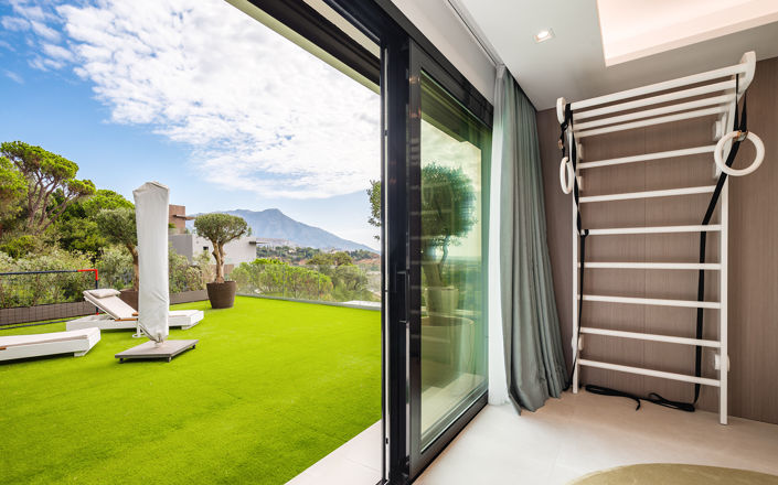 Image No.34-8 Bed Villa for sale