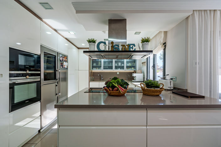 Image No.10-8 Bed Villa for sale