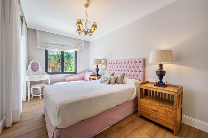 Image No.18-8 Bed Villa for sale