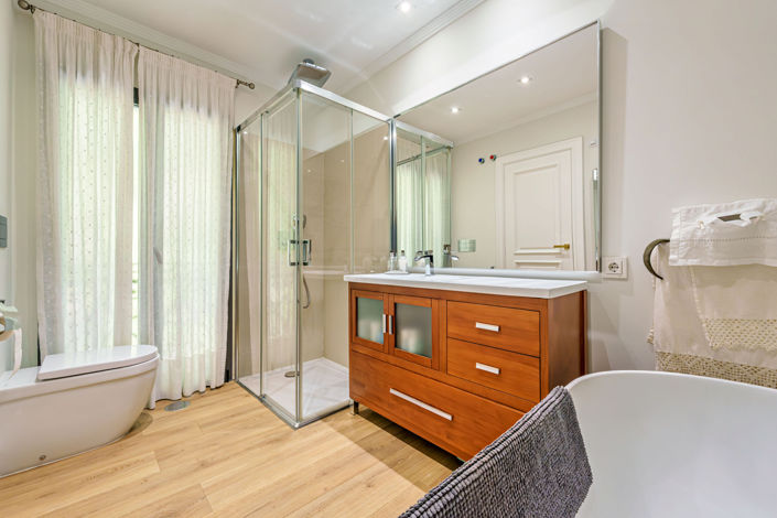 Image No.28-8 Bed Villa for sale