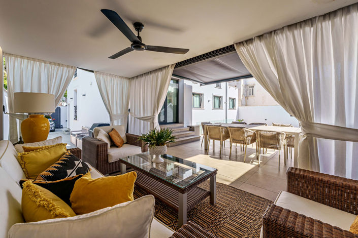 Image No.38-8 Bed Villa for sale