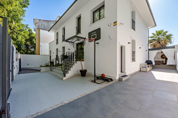 Image No.42-8 Bed Villa for sale