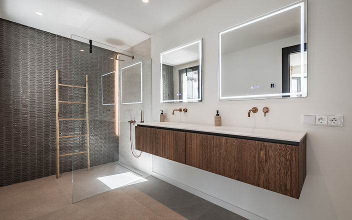 Image No.28-5 Bed Villa for sale