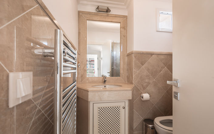 Image No.21-3 Bed Property for sale