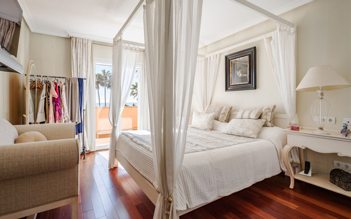 Image No.11-8 Bed Villa for sale