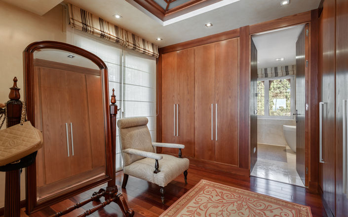 Image No.12-8 Bed Villa for sale