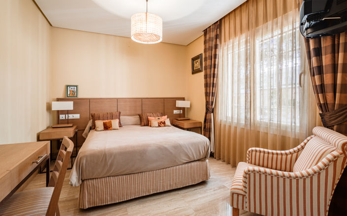 Image No.14-8 Bed Villa for sale