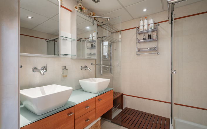 Image No.15-8 Bed Villa for sale