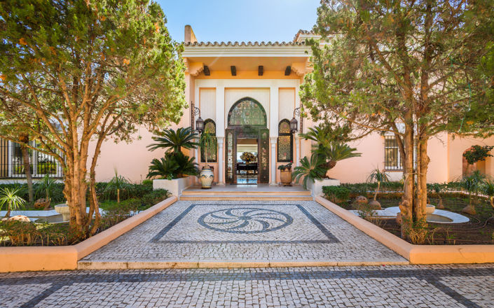 Image No.2-8 Bed Villa for sale