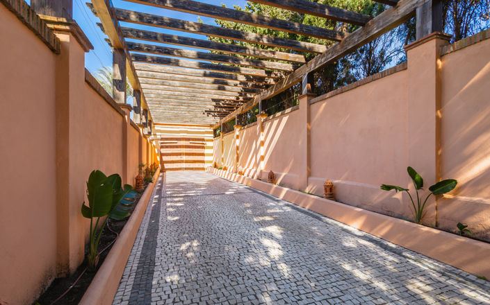 Image No.34-8 Bed Villa for sale