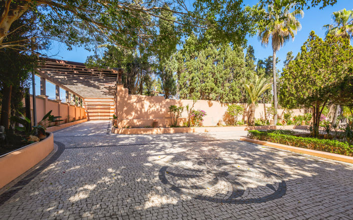 Image No.41-8 Bed Villa for sale