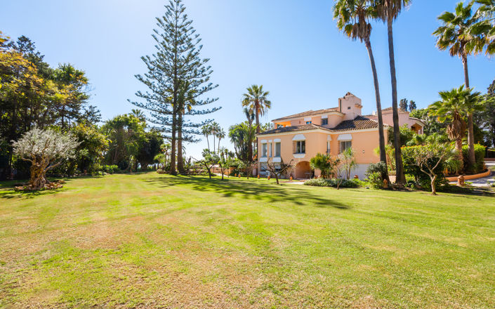 Image No.44-8 Bed Villa for sale
