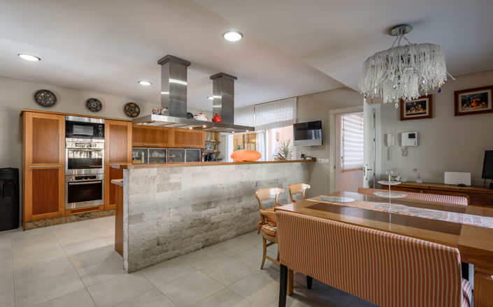 Image No.9-8 Bed Villa for sale