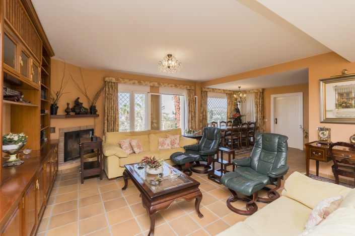 Image No.10-9 Bed Villa for sale