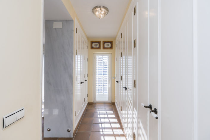 Image No.18-9 Bed Villa for sale